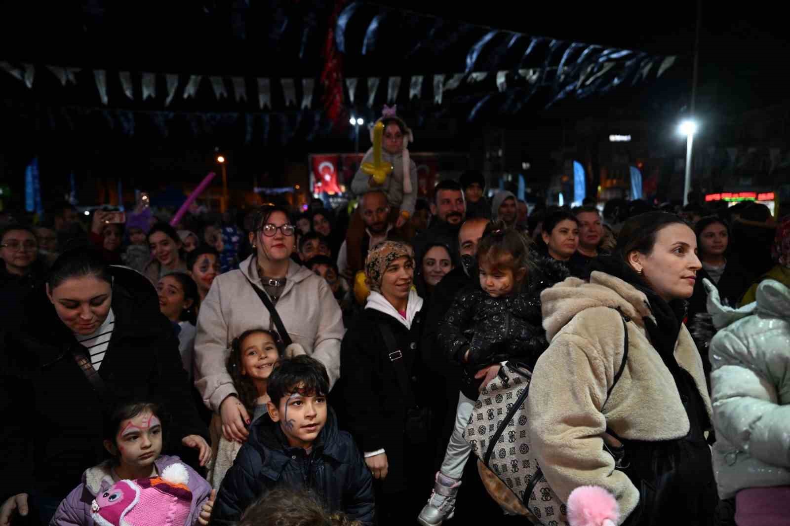 Aydın Büyükşehir Belediyesi, İncirliova’da vatandaşları Ramazan etkinlikleri ile buluşturdu
Aydın Büyükşehir Belediyesi, İncirliova’da vatandaşları Ramazan etkinlikleri ile buluşturdu