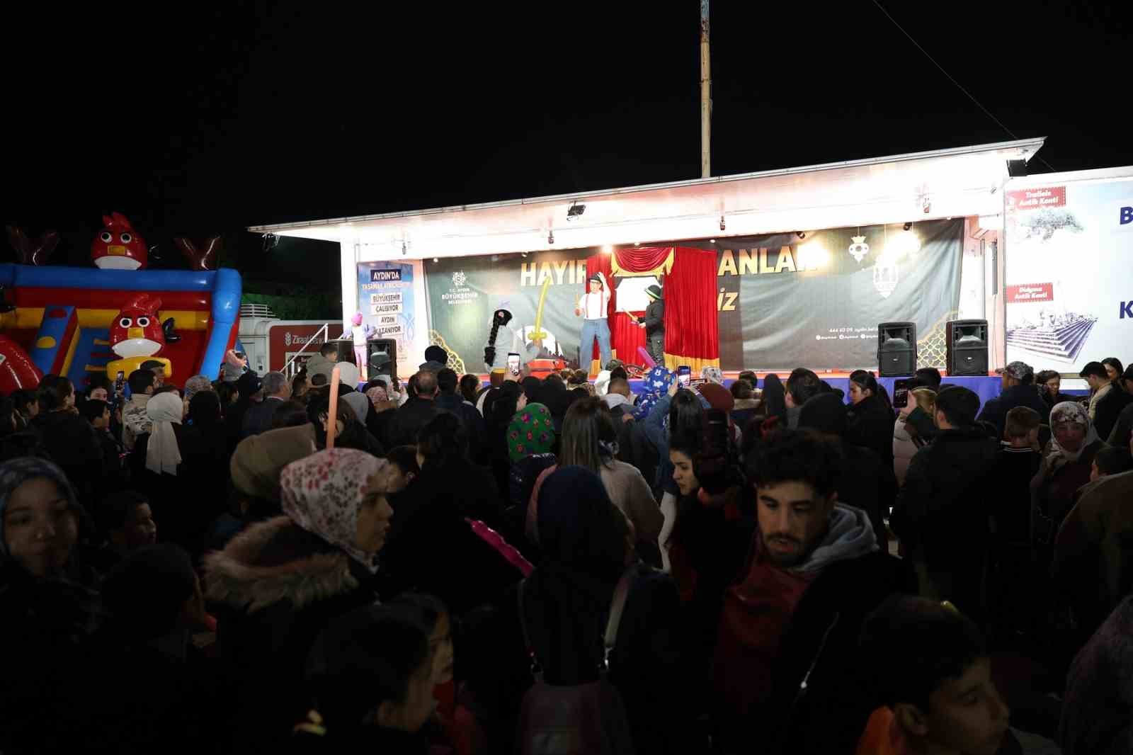 Aydın Büyükşehir Belediyesi, İncirliova’da vatandaşları Ramazan etkinlikleri ile buluşturdu
Aydın Büyükşehir Belediyesi, İncirliova’da vatandaşları Ramazan etkinlikleri ile buluşturdu