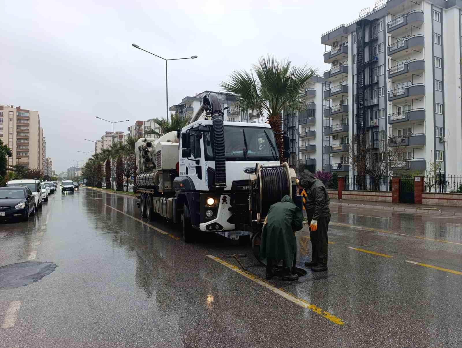 Aydın Büyükşehir Belediyesi ve ASKİ ekipleri yapışa karşı teyakkuzda
