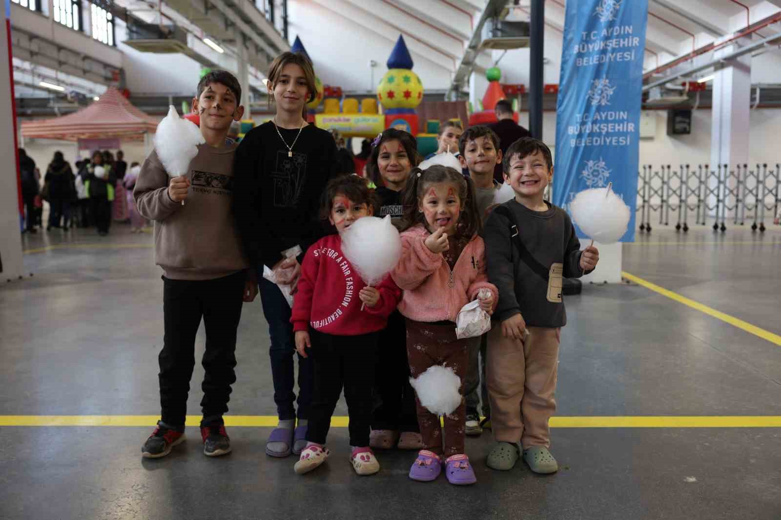 Aydın Büyükşehir Belediyesi’nden Efeler’de yarıyıl karne şenliği
