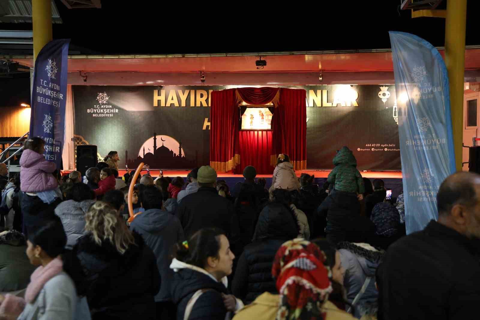 Aydın Büyükşehir Belediyesi’nden Söke’de Ramazan etkinliği
Aydın Büyükşehir Belediyesi’nden Söke’de Ramazan etkinliği