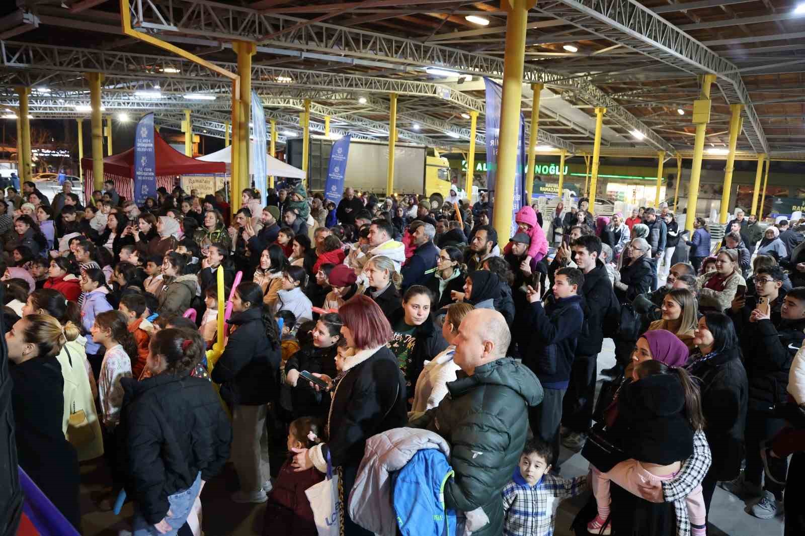 Aydın Büyükşehir Belediyesi’nden Söke’de Ramazan etkinliği
Aydın Büyükşehir Belediyesi’nden Söke’de Ramazan etkinliği