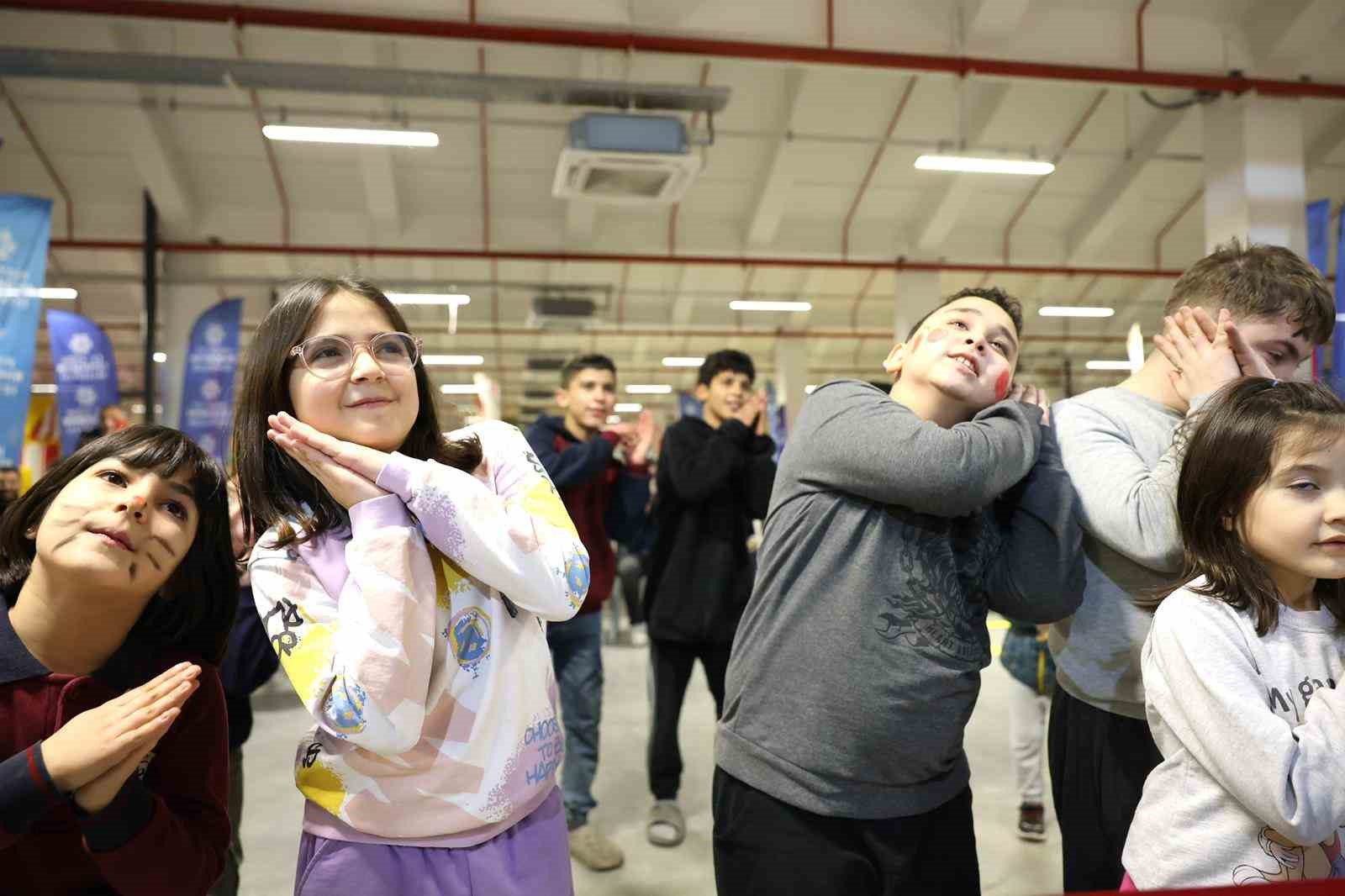 Aydın Büyükşehir Belediyesi’nin Ramazan etkinlikleri başladı
Aydın Büyükşehir Belediyesi’nin Ramazan etkinlikleri başladı