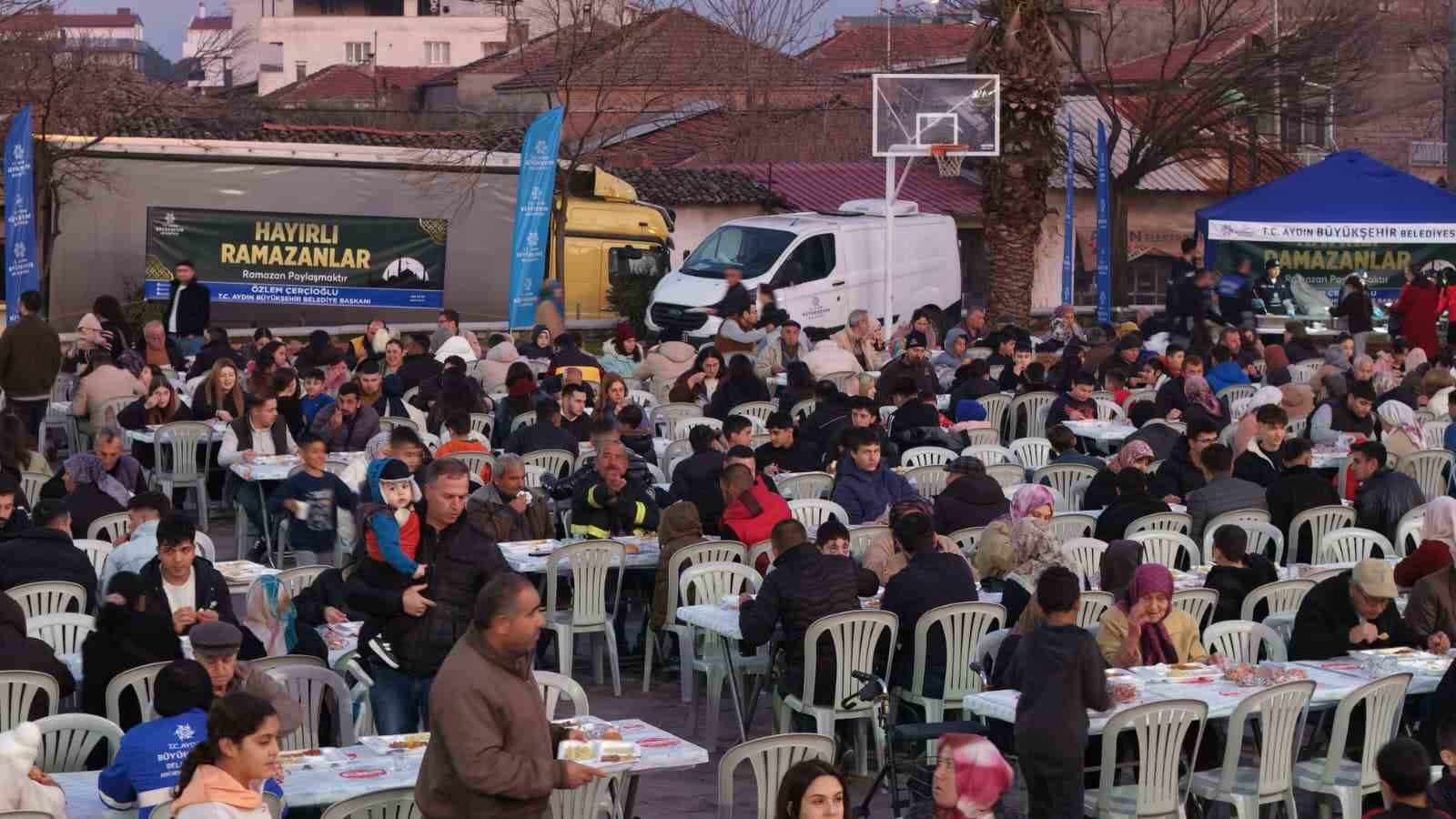Aydın Büyükşehir Belediyesi’nin Ramazan etkinlikleri Sultanhisarlılarla buluştu
