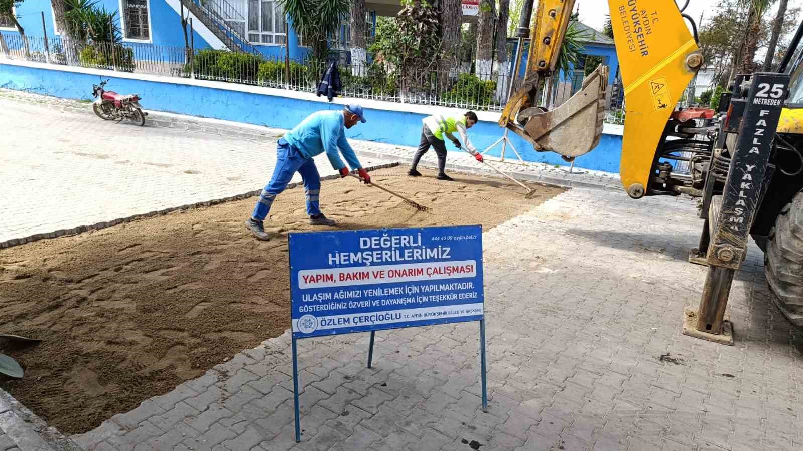 Aydın Büyükşehir ilçelerde yol çalışmalarına devam ediyor
