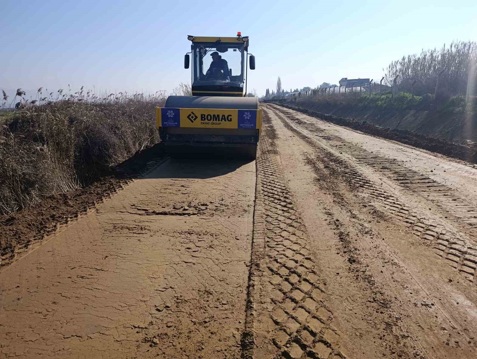 Aydın Büyükşehir, yol çalışmalarına devam ediyor
