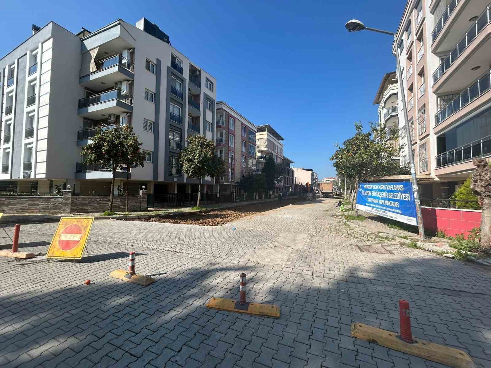 Aydın Büyükşehir, yol çalışmalarına devam ediyor
