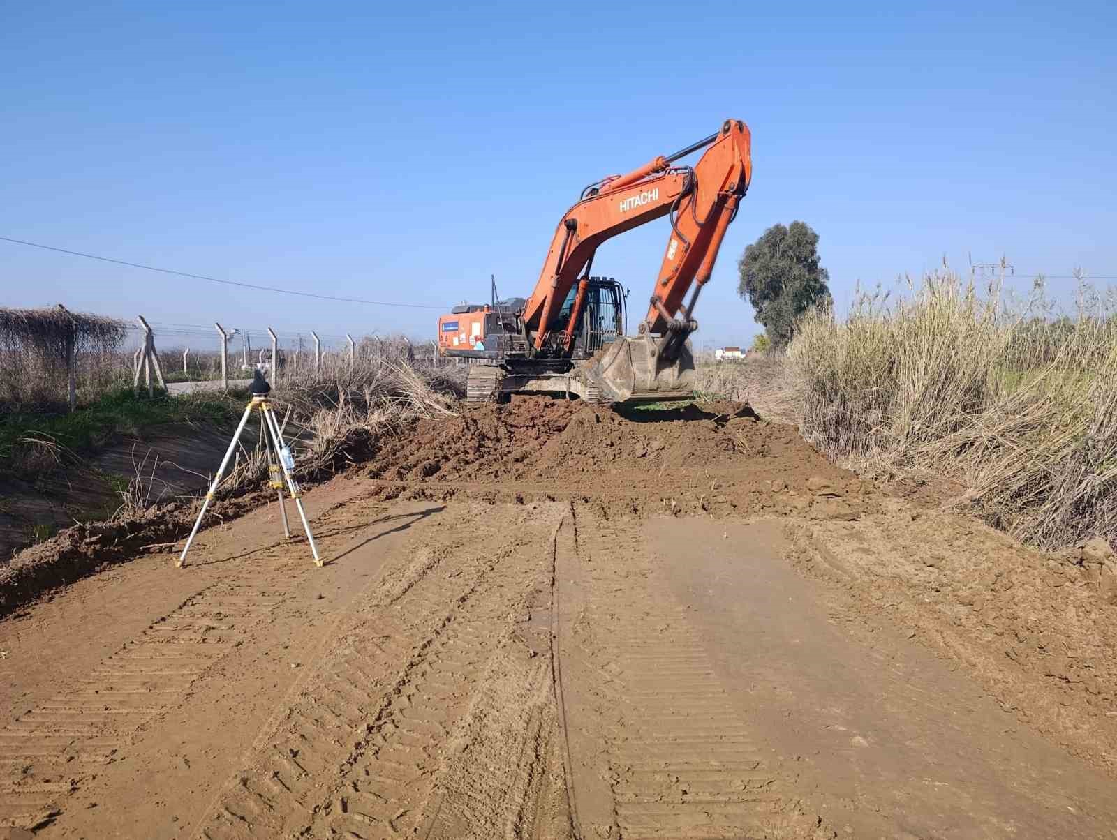 Aydın Büyükşehir, yol çalışmalarına devam ediyor
