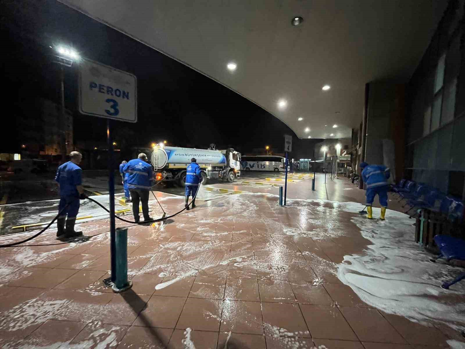 Aydın Büyükşehir’den bayram öncesi otobüs terminallerinde temizlik çalışması
