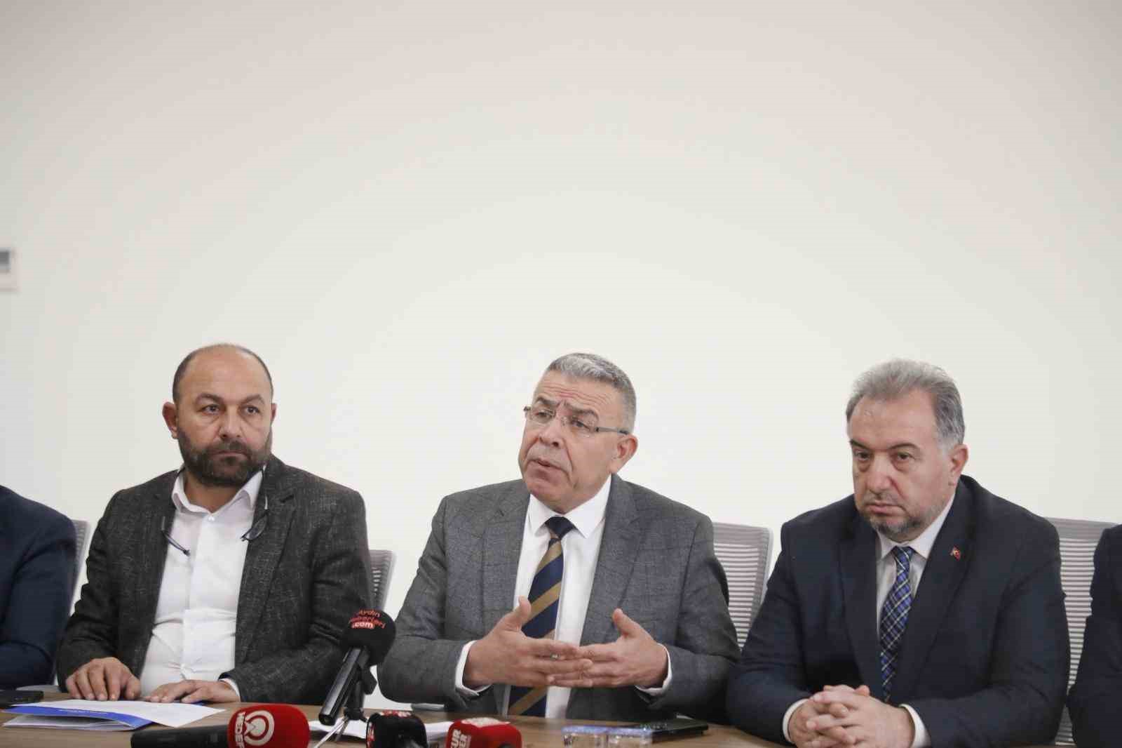 Aydın Büyükşehir’in 1,5 milyarlık yatırımına ret oyu veren CHP’ye AK Parti grubundan eleştiri
