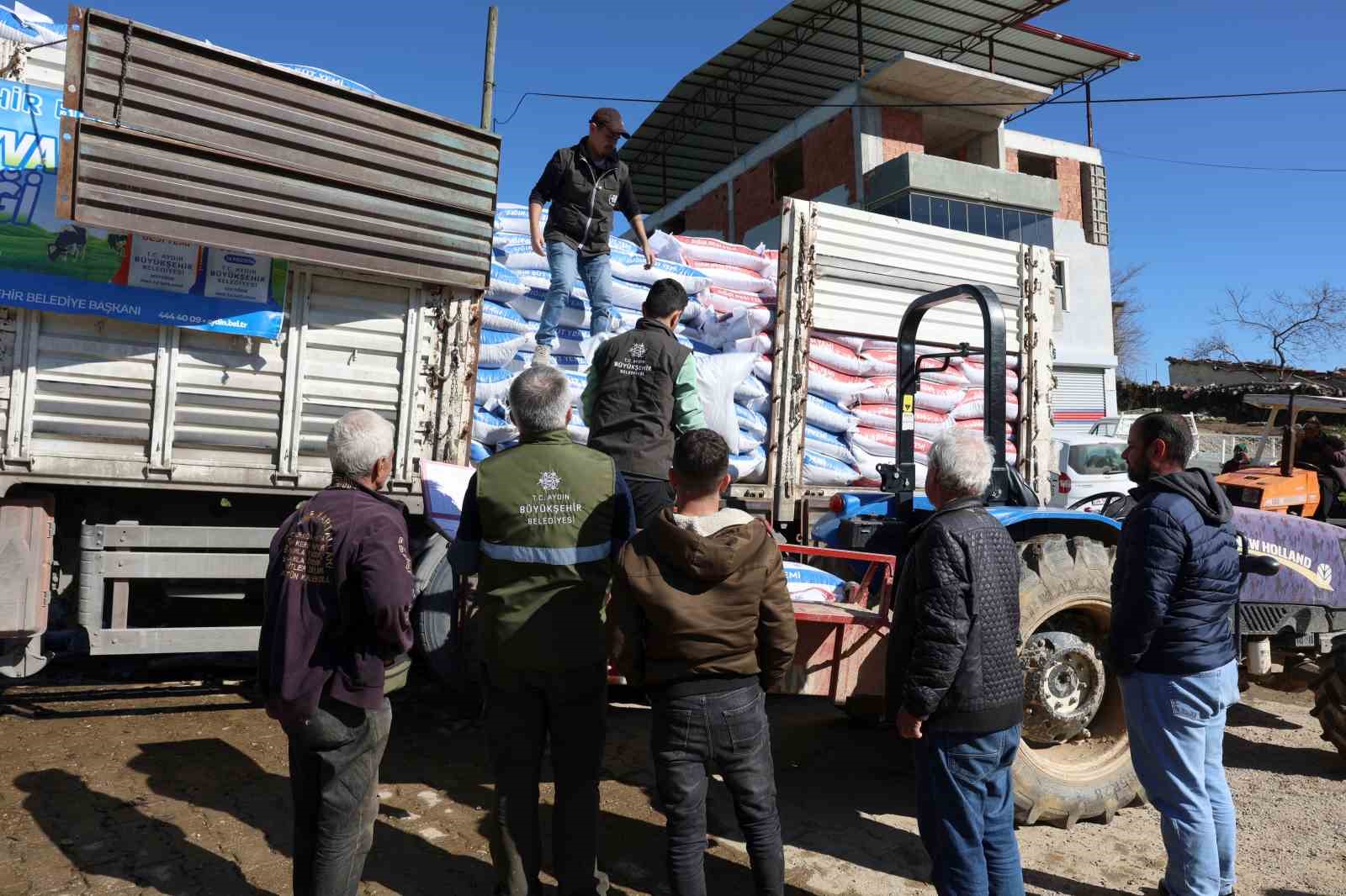 Aydın Büyükşehir’in yem desteği devam ediyor
