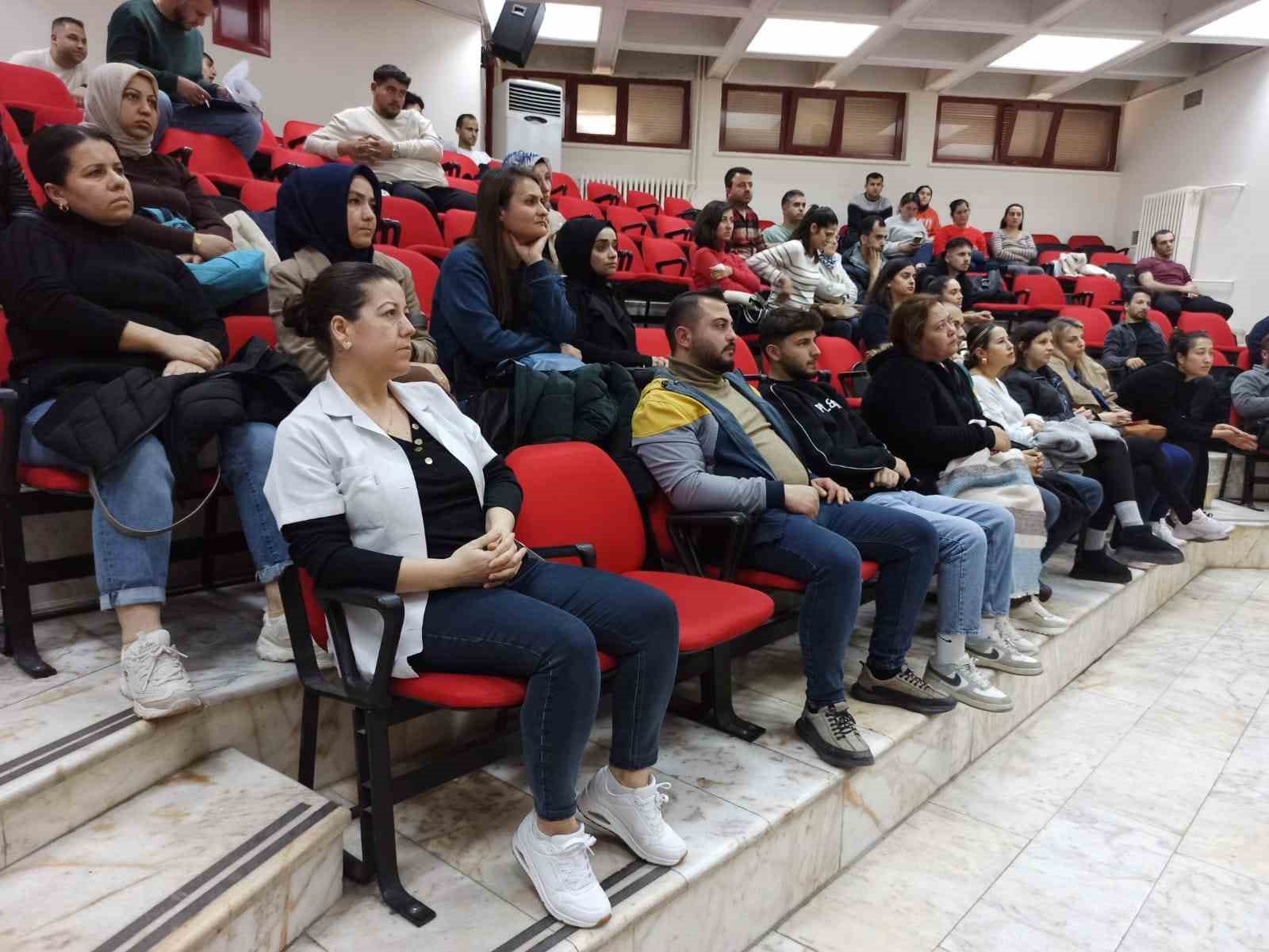 Aydın Devlet Hastanesi’nde yeni personeller bilgilendirildi
Aydın Devlet Hastanesi’nde yeni personeller bilgilendirildi