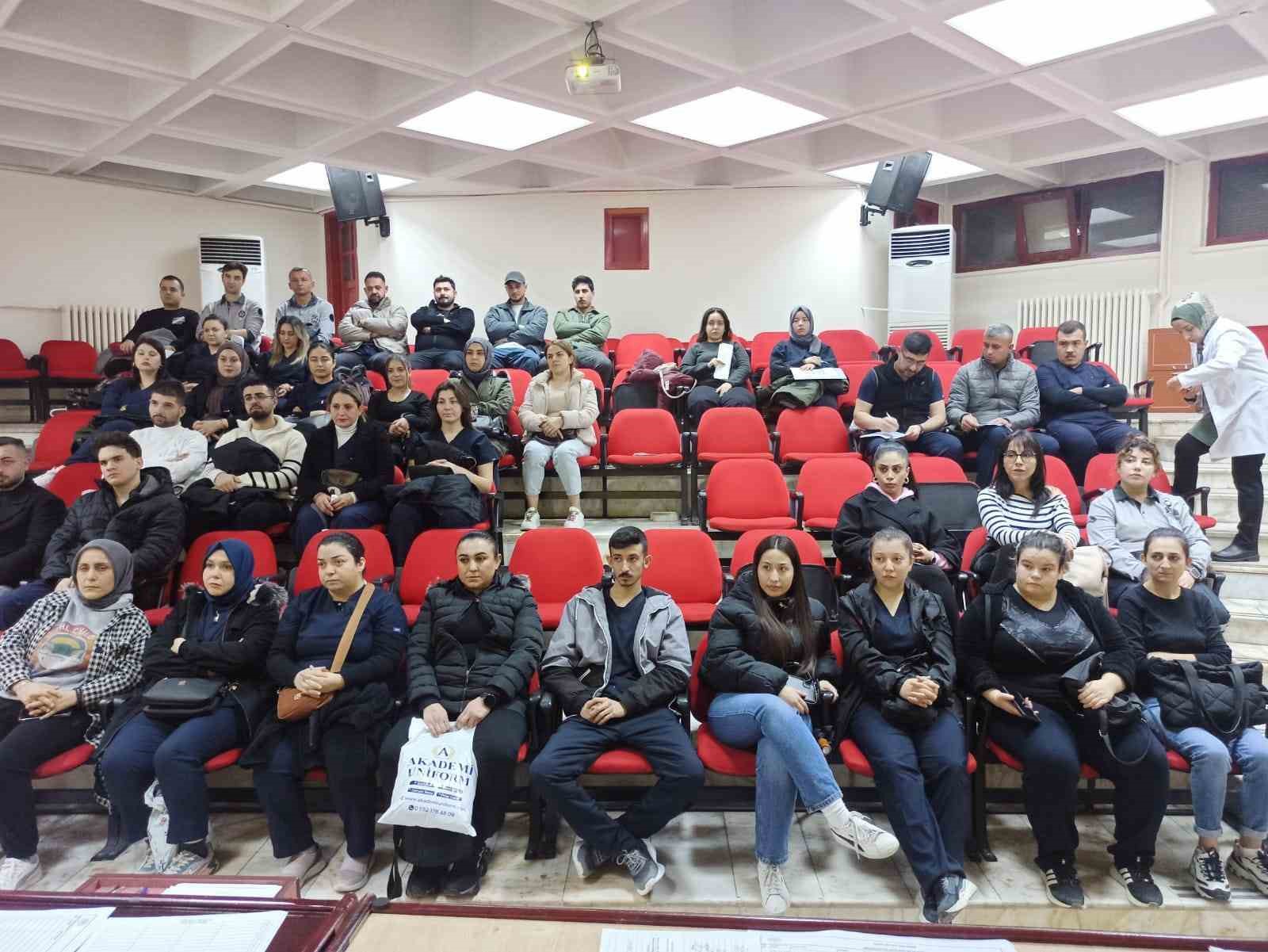 Aydın Devlet Hastanesi’nde yeni personeller bilgilendirildi
Aydın Devlet Hastanesi’nde yeni personeller bilgilendirildi