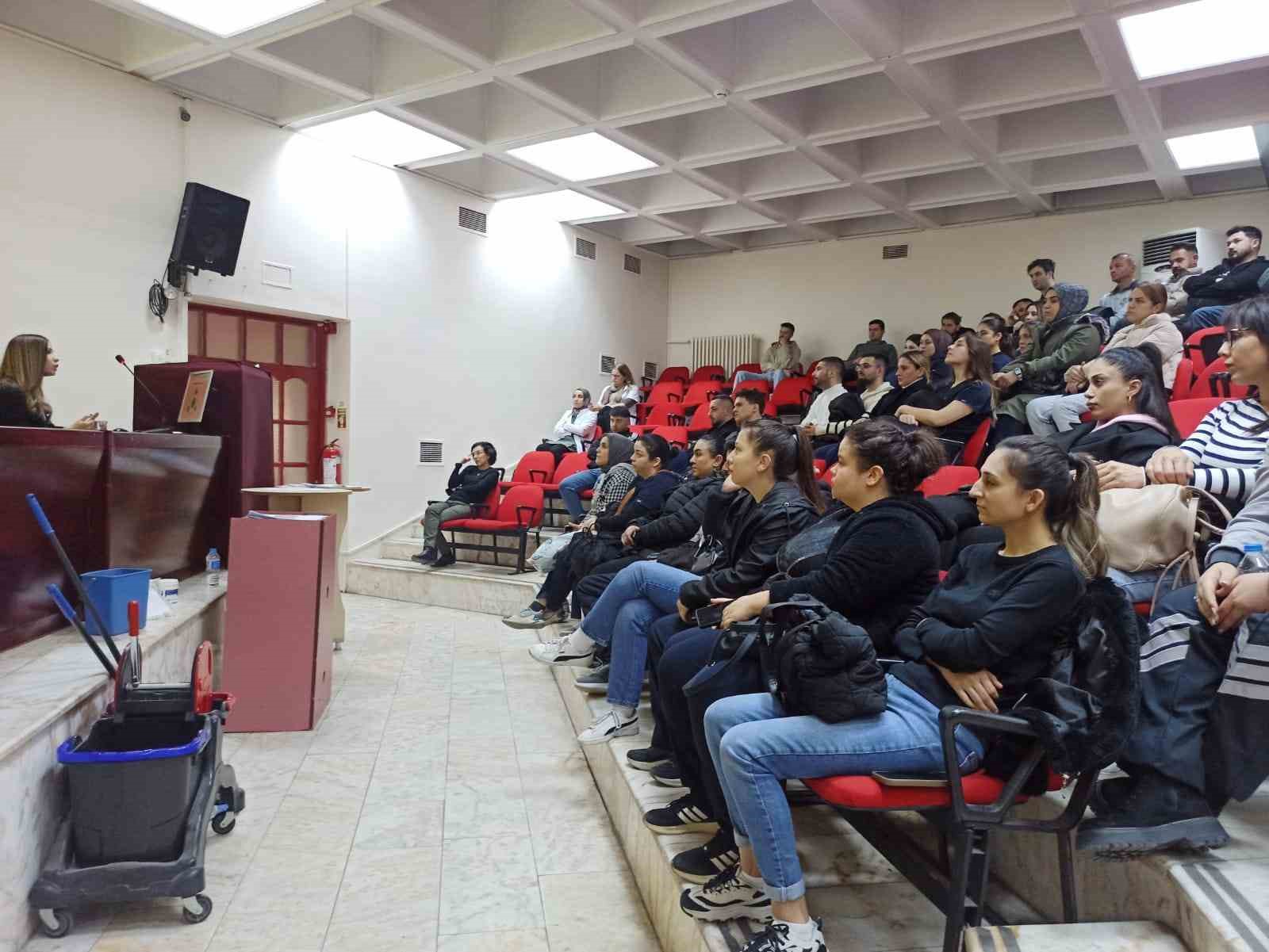 Aydın Devlet Hastanesi’nde yeni personeller bilgilendirildi
Aydın Devlet Hastanesi’nde yeni personeller bilgilendirildi
