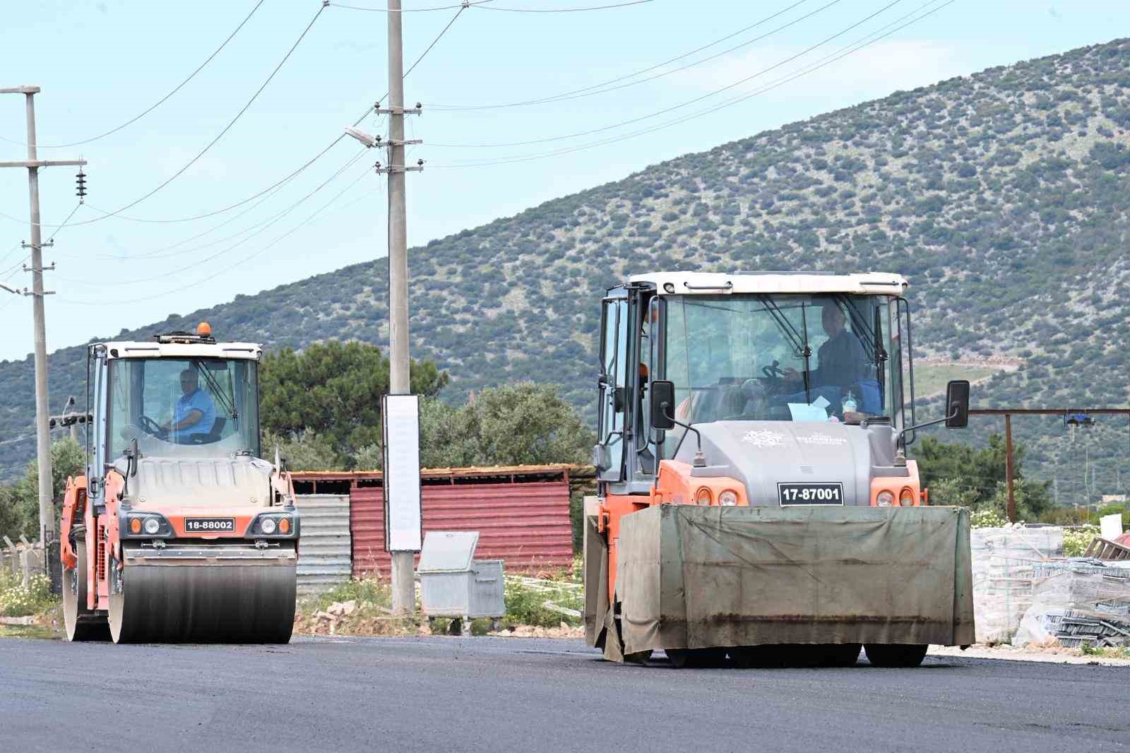 Aydın genelinde eş zamanlı yol çalışmaları sürüyor
