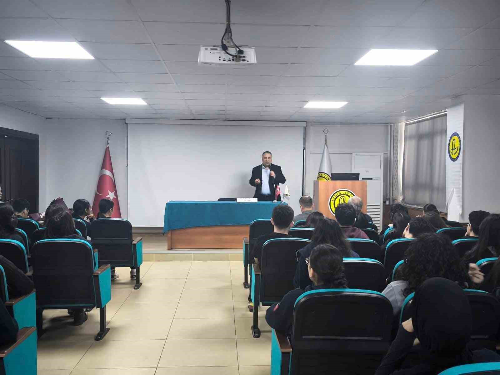 Aydın Lisesi’nde Ramazan söyleşisi ilgi gördü
