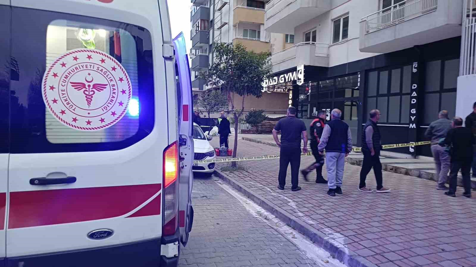 Aydın’da 4 kattan zemine düşen 16 yaşındaki kız çocuğu hayatını kaybetti
