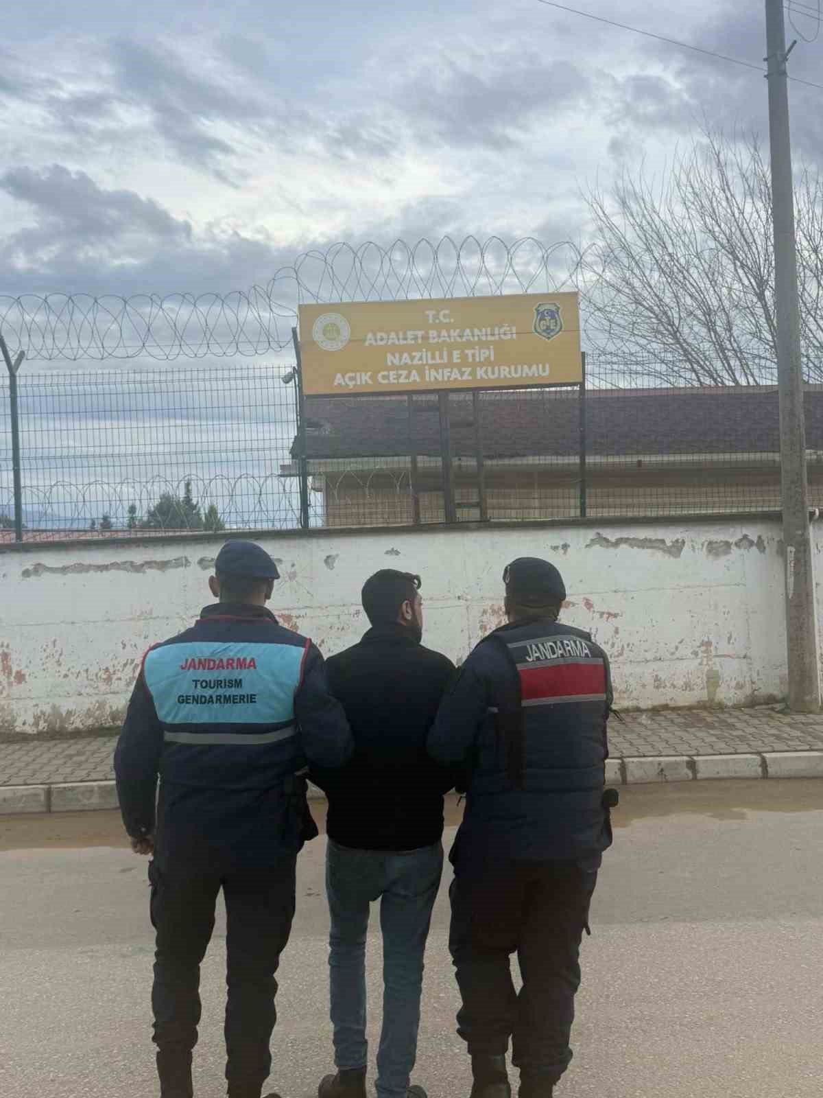 Aydın’da aranan 2 hükümlü yakalandı
