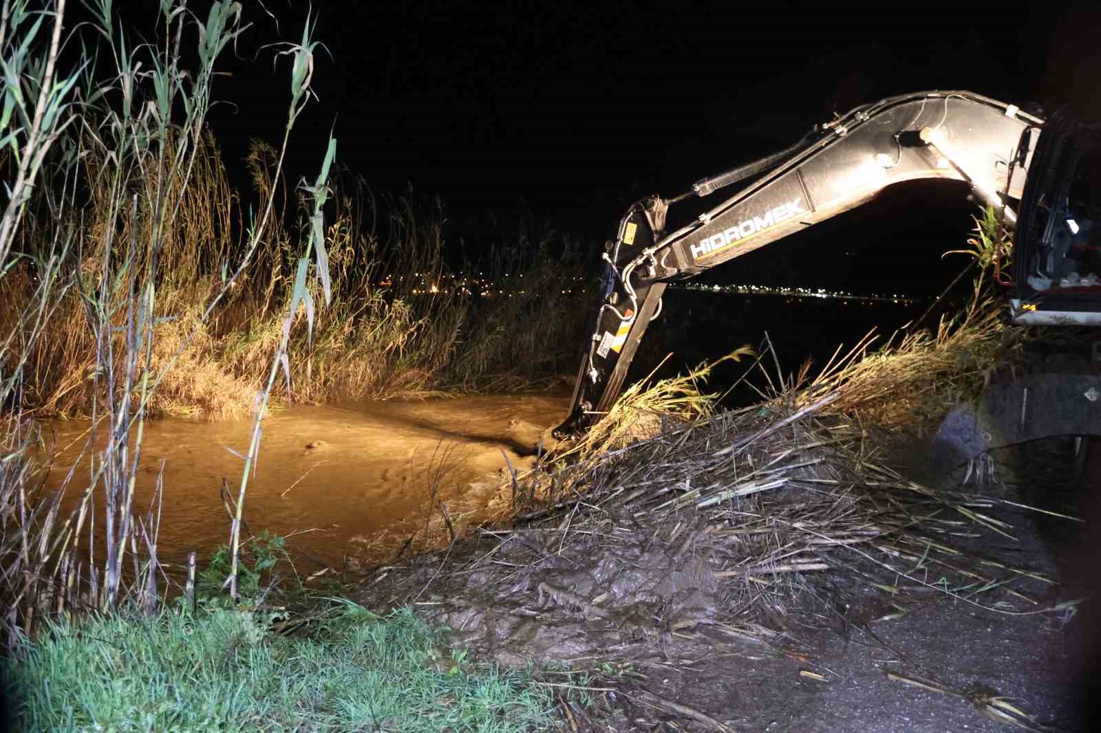 Aydın’da Emirdoğan Çayı taştı
