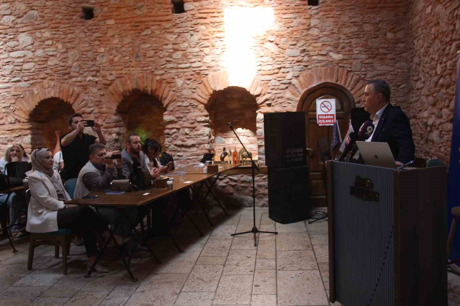 Aydın’da gazetecilere dijital medya ve yapay zeka eğitimi
