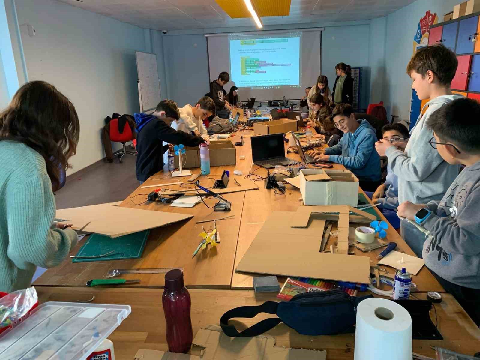 Aydın’da geleceğin mühendisleri için başvurular başladı
Aydın’da geleceğin mühendisleri için başvurular başladı