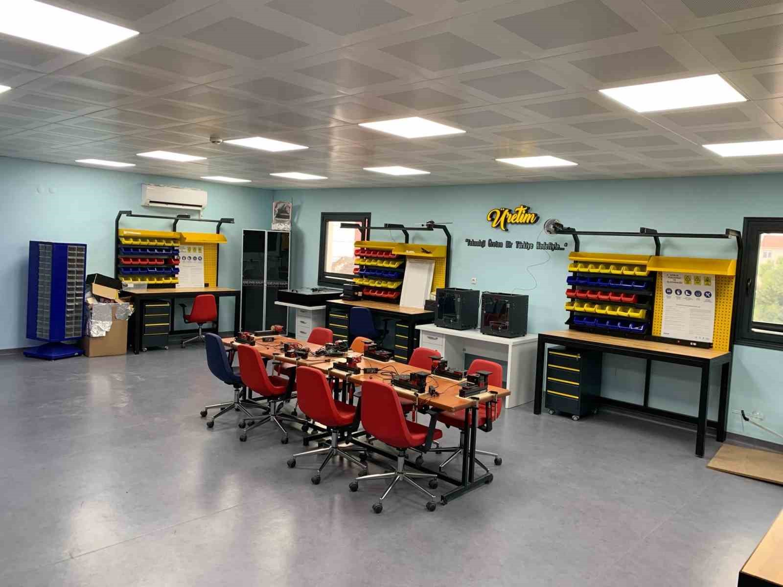 Aydın’da geleceğin mühendisleri için başvurular başladı
Aydın’da geleceğin mühendisleri için başvurular başladı