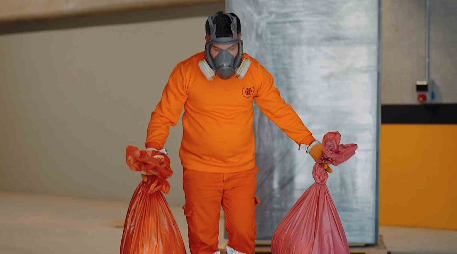 Aydın’da her gün 4 ton tıbbi atık sessizce bertaraf ediliyor
Aydın’da her gün 4 ton tıbbi atık sessizce bertaraf ediliyor