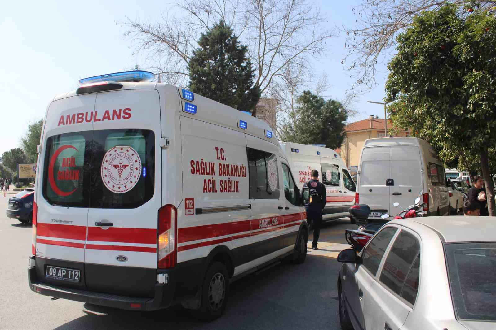 Aydın’da ’indirimli eşya’ izdihamı: Ezilen ve bayılan vatandaşlar hastaneye kaldırıldı
