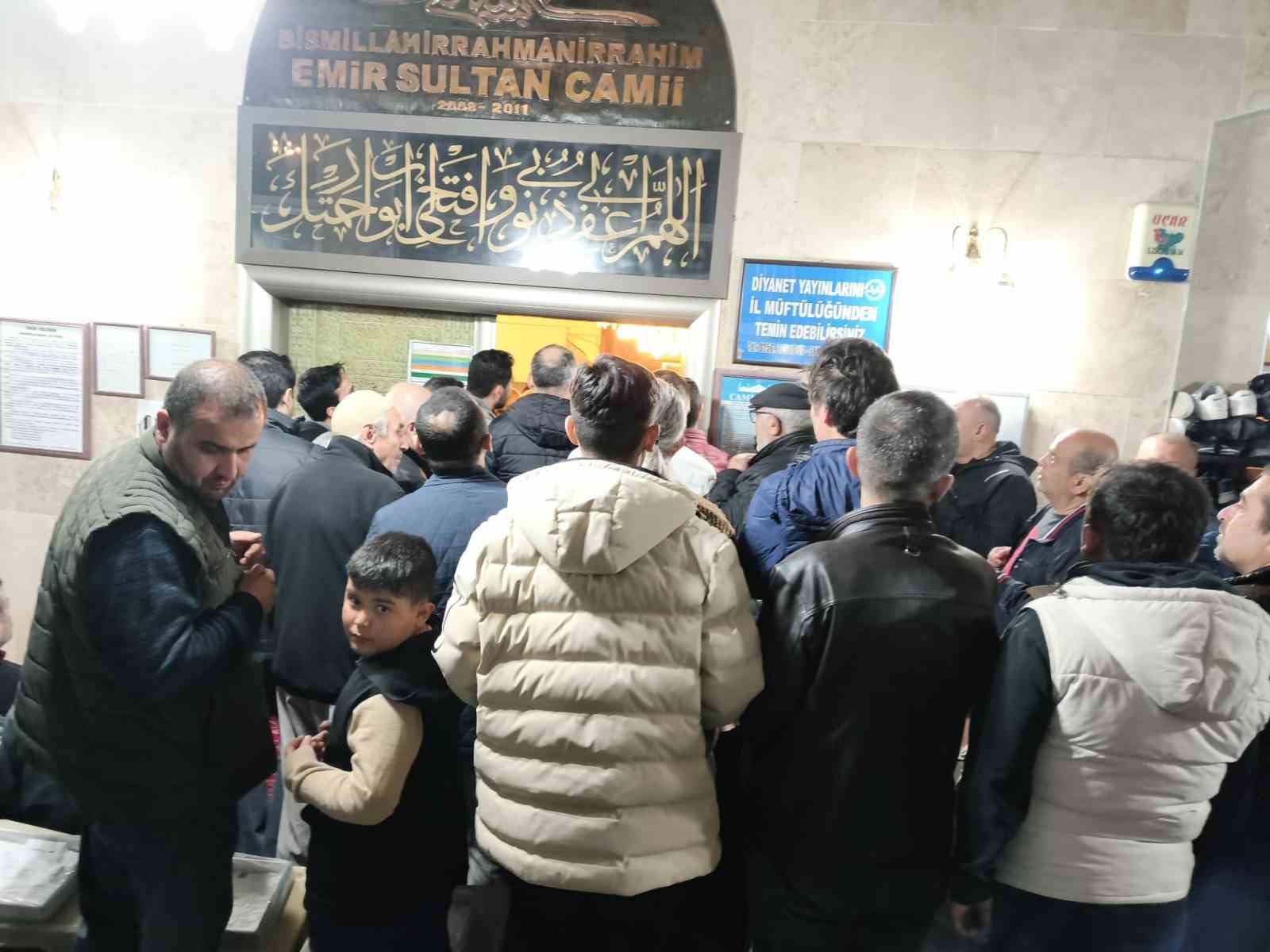 Aydın’da Kadir Gecesi’nde camiler doldu taştı
