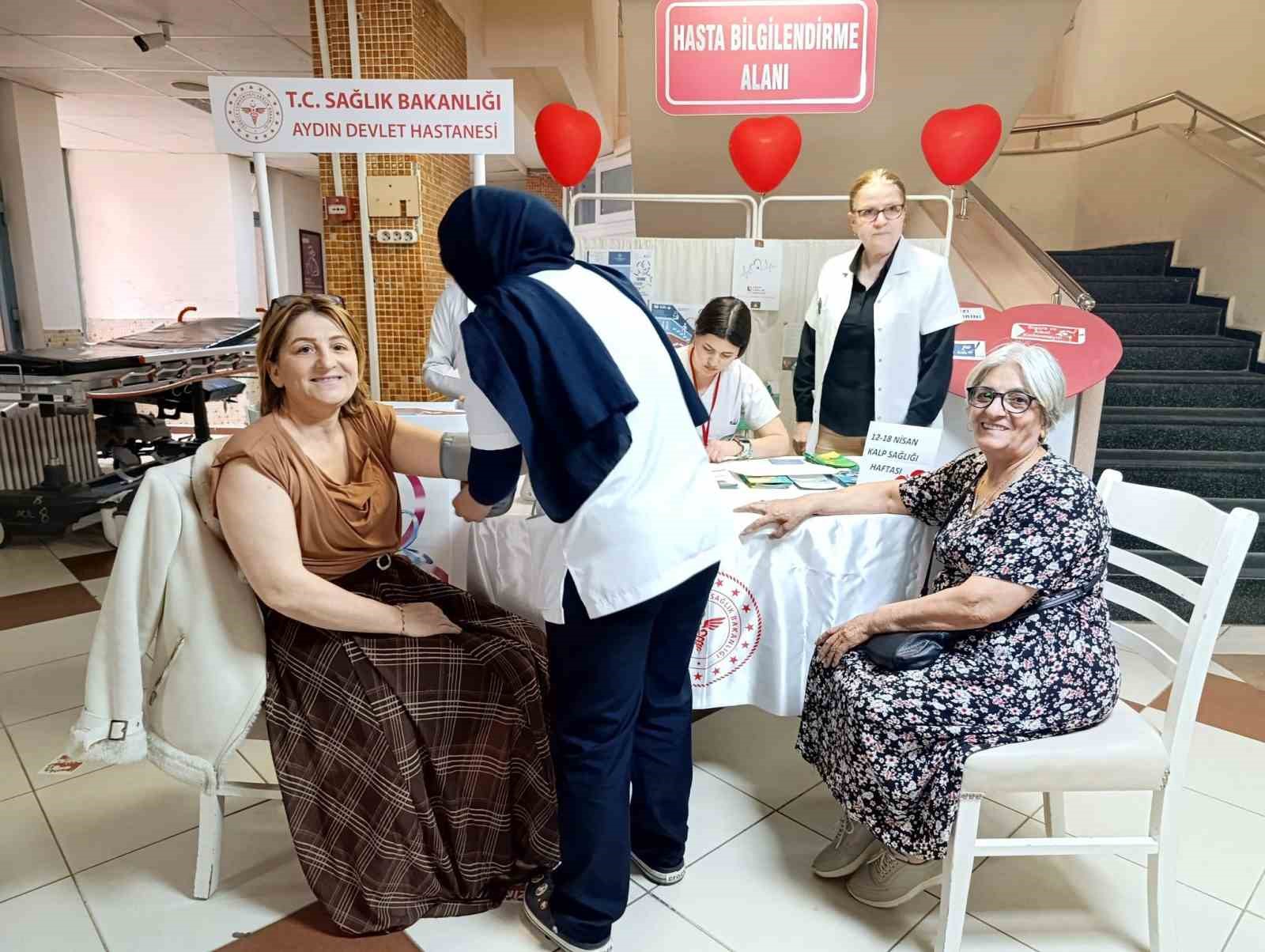 Aydın’da Kalp Sağlığı Haftası’nda farkındalık standı yoğun ilgi gördü
