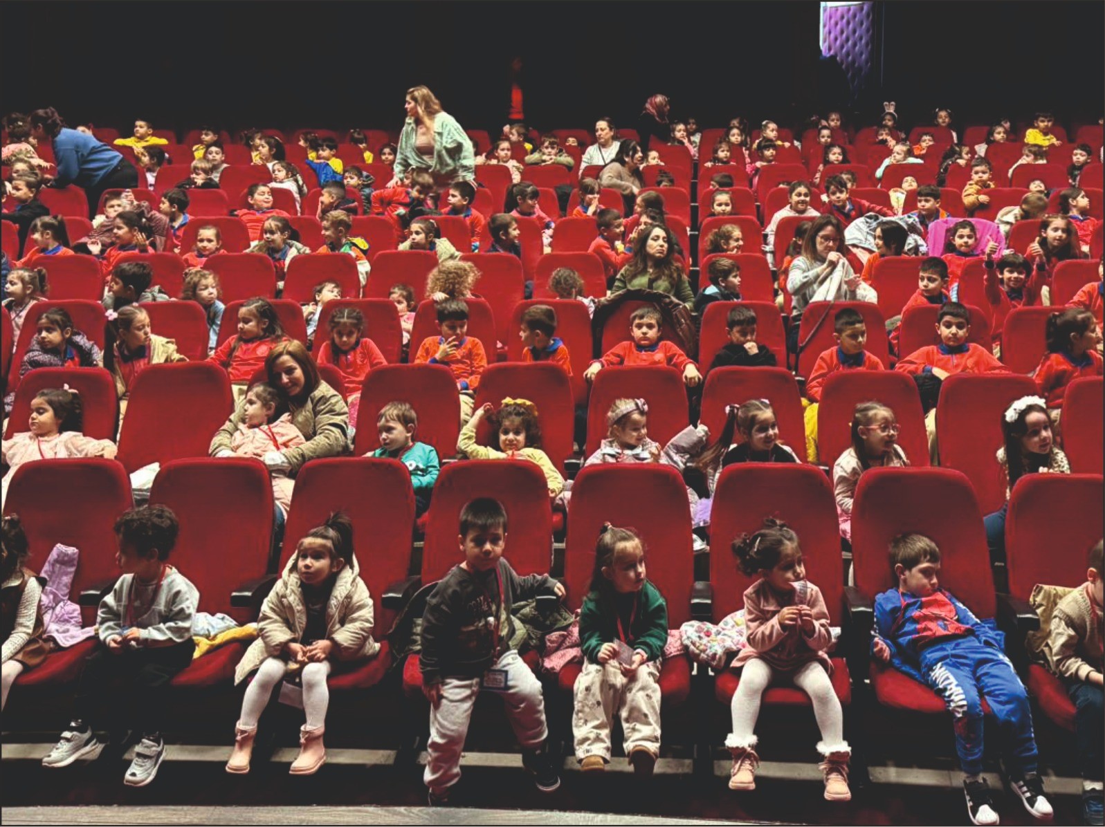 Aydın’da minikler tiyatro ile buluştu
