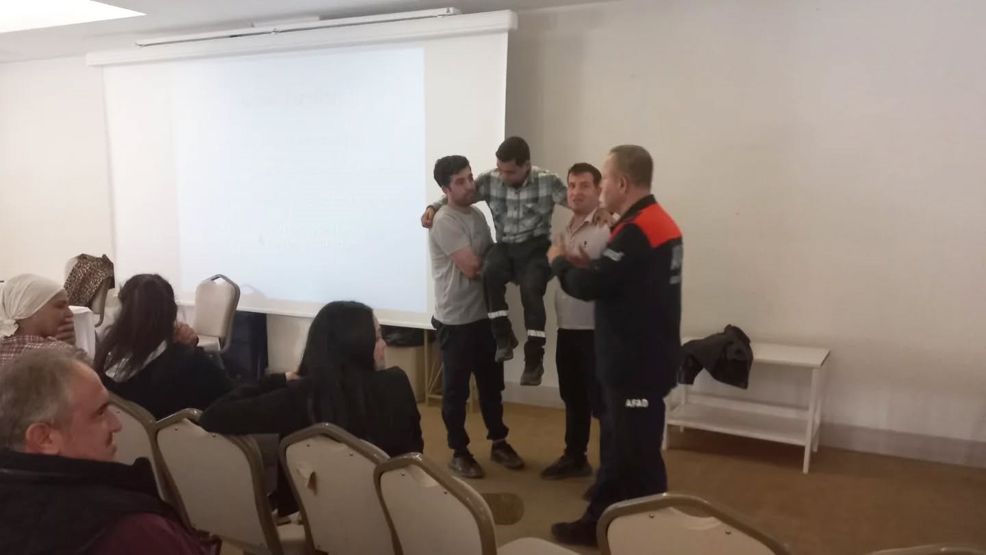 Aydın’da otel personeline afet farkındalık eğitimi ve tatbikat
