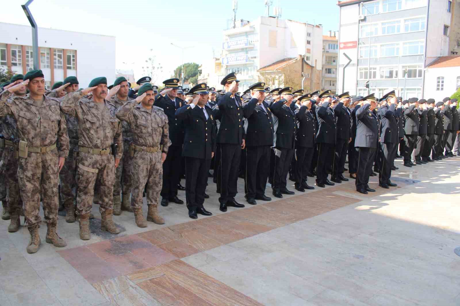 Aydın’da Polis Haftası törenle kutlandı
Aydın’da Polis Haftası törenle kutlandı