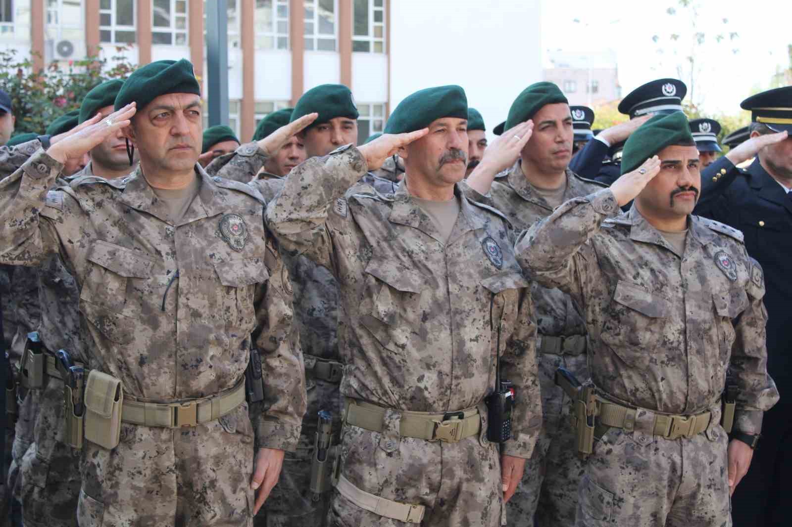 Aydın’da Polis Haftası törenle kutlandı
Aydın’da Polis Haftası törenle kutlandı