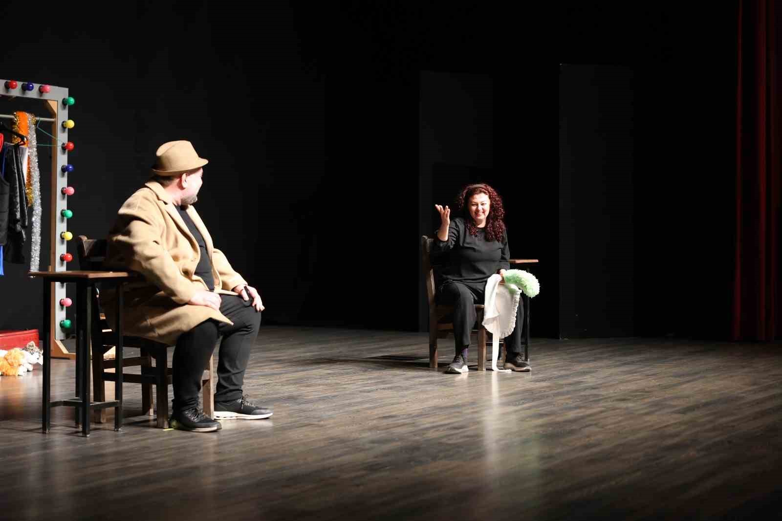 Aydın’da yetişkinler ve çocuklar için tiyatro etkinlikleri sahnelendi
