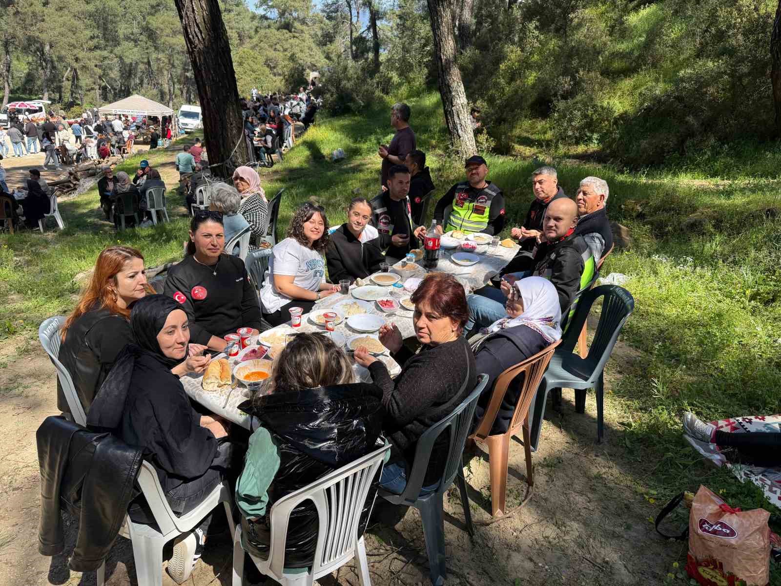 Aydın’daki 41 yıllık gelenek vatandaşları aynı sofrada buluşturdu
