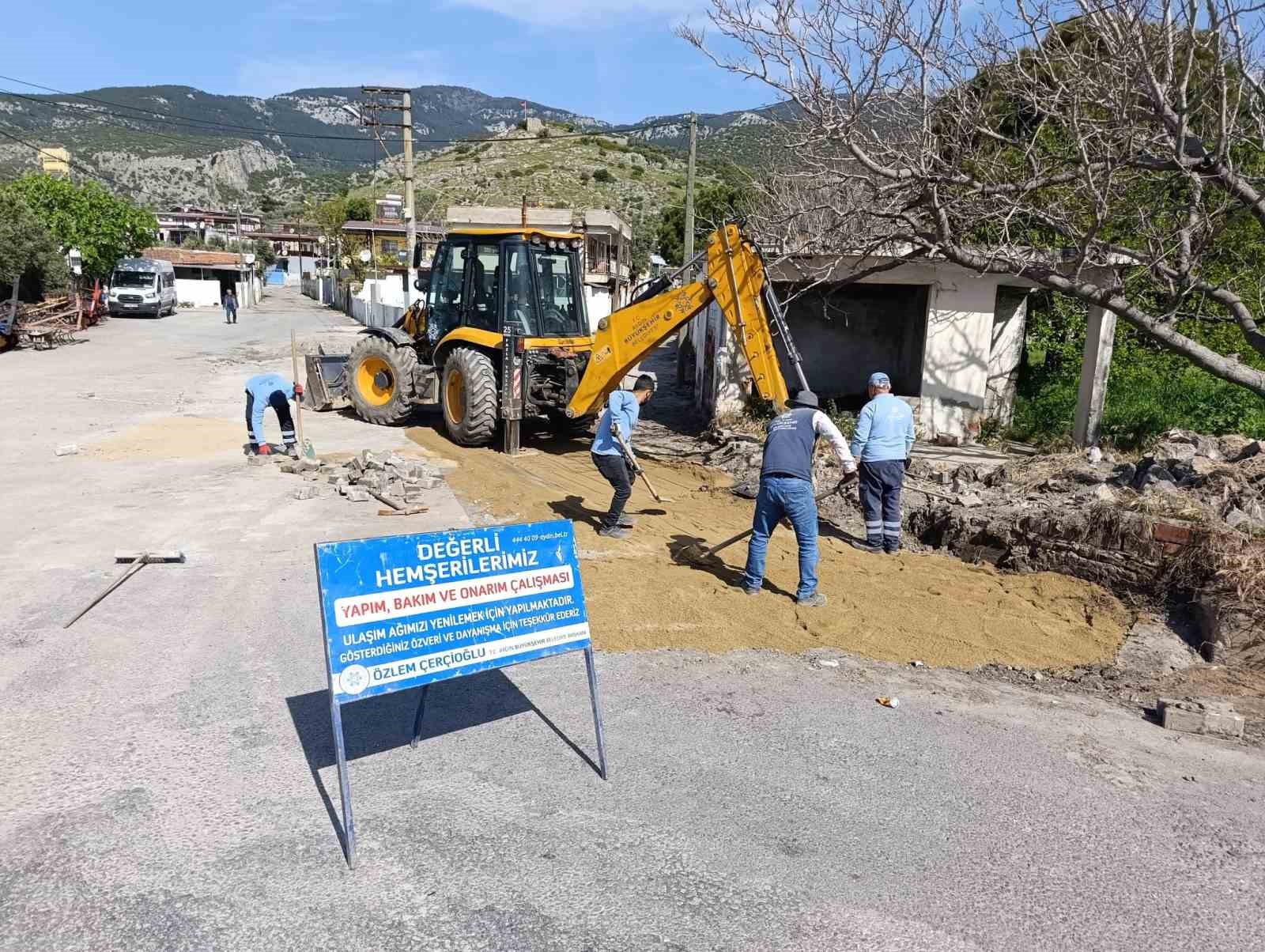 Aydın’ın ulaşım ağını güçlendiren çalışmalar sürüyor
Aydın’ın ulaşım ağını güçlendiren çalışmalar sürüyor