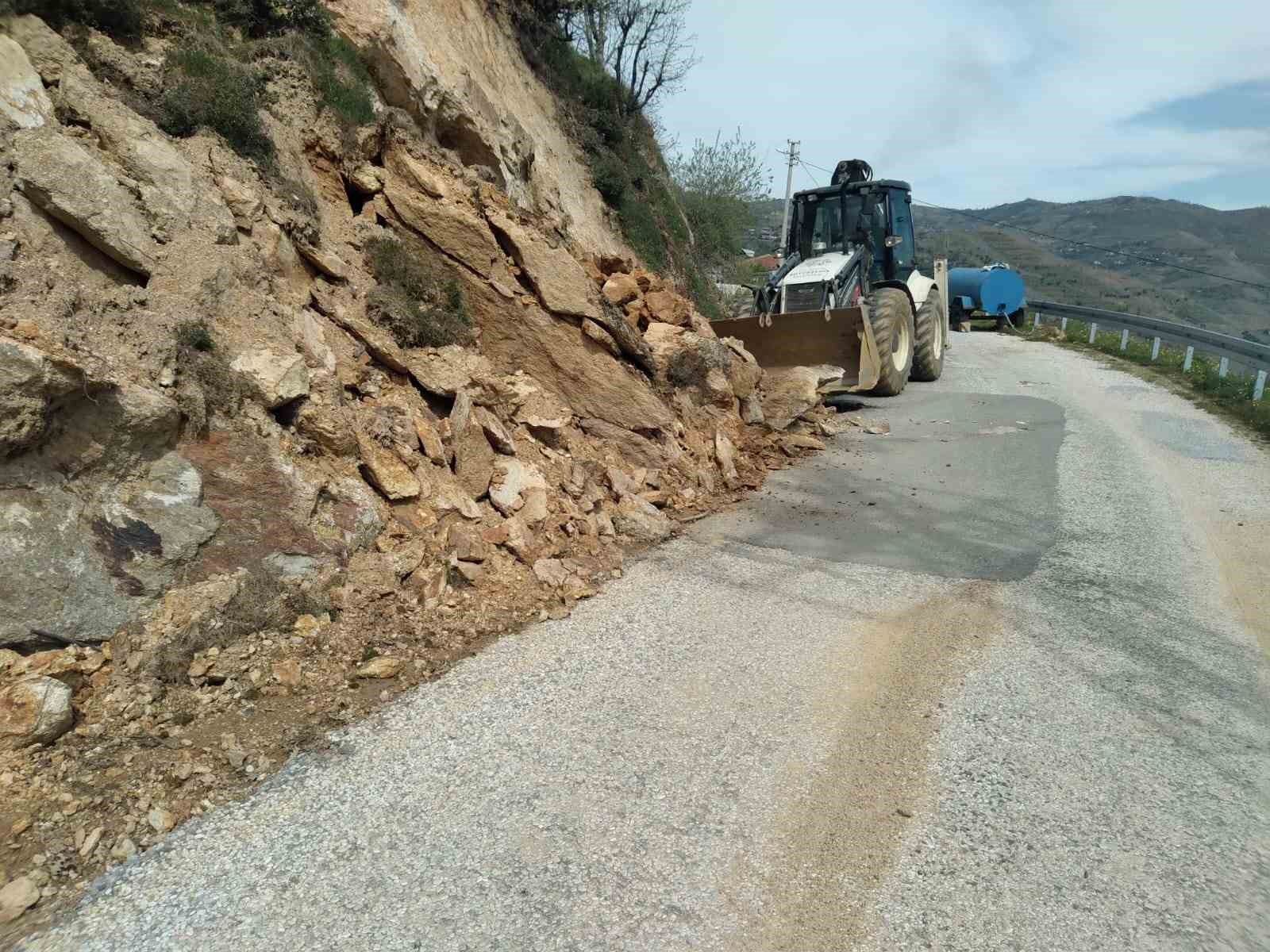 Aydın’ın ulaşım ağını güçlendiren çalışmalar sürüyor
Aydın’ın ulaşım ağını güçlendiren çalışmalar sürüyor
