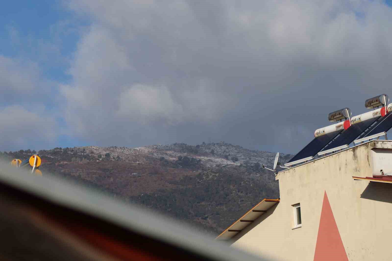 Aydın’ın yüksek kesimleri beyaza büründü
