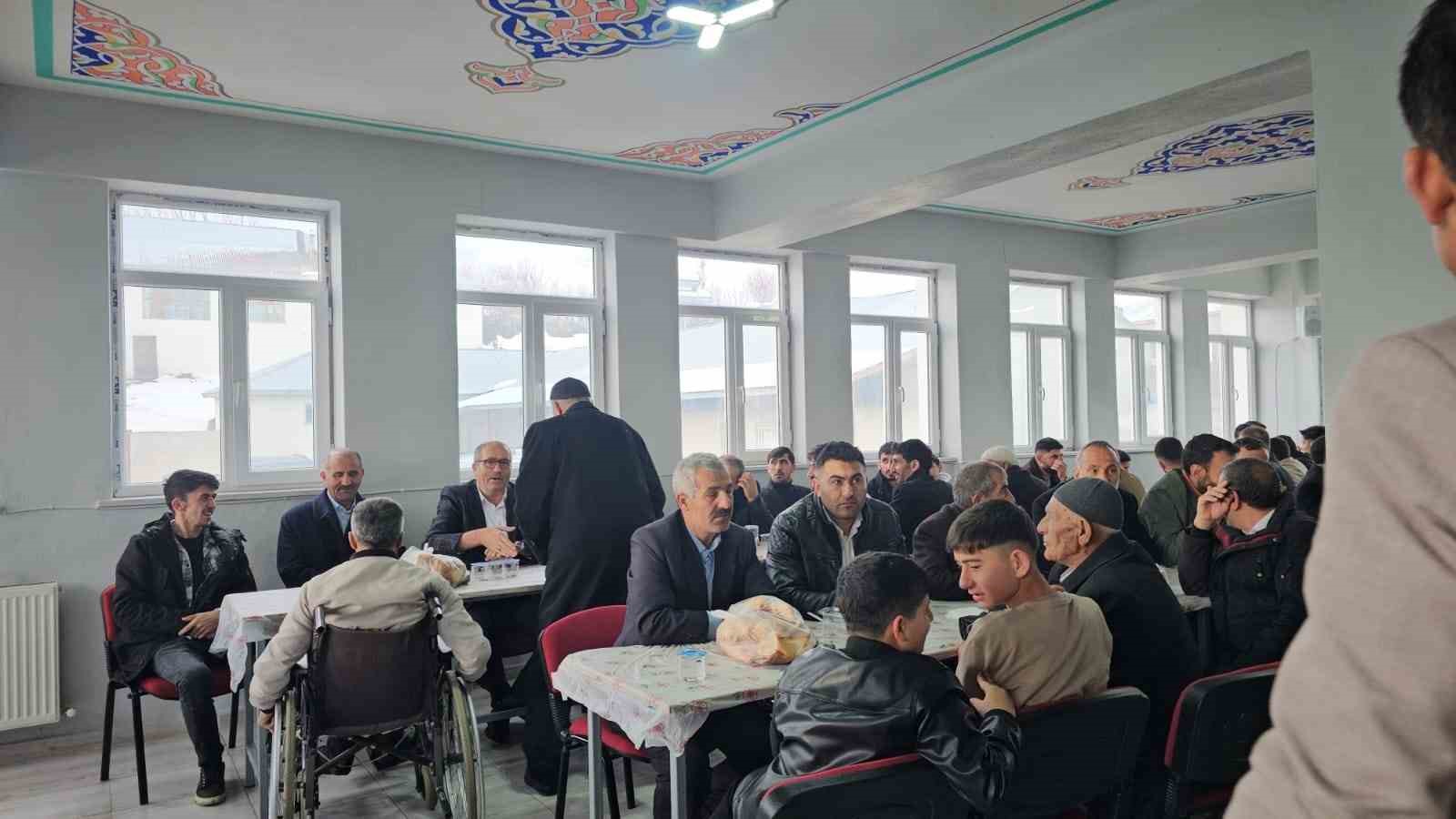 Aydınlar beldesinde bayram geleneği bozulmadı
