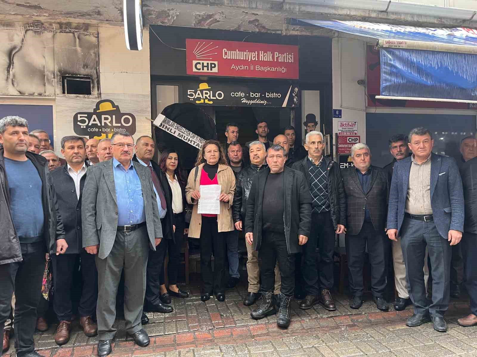 Aydınlı 50 muhtardan CHP’ye siyah çelenk
