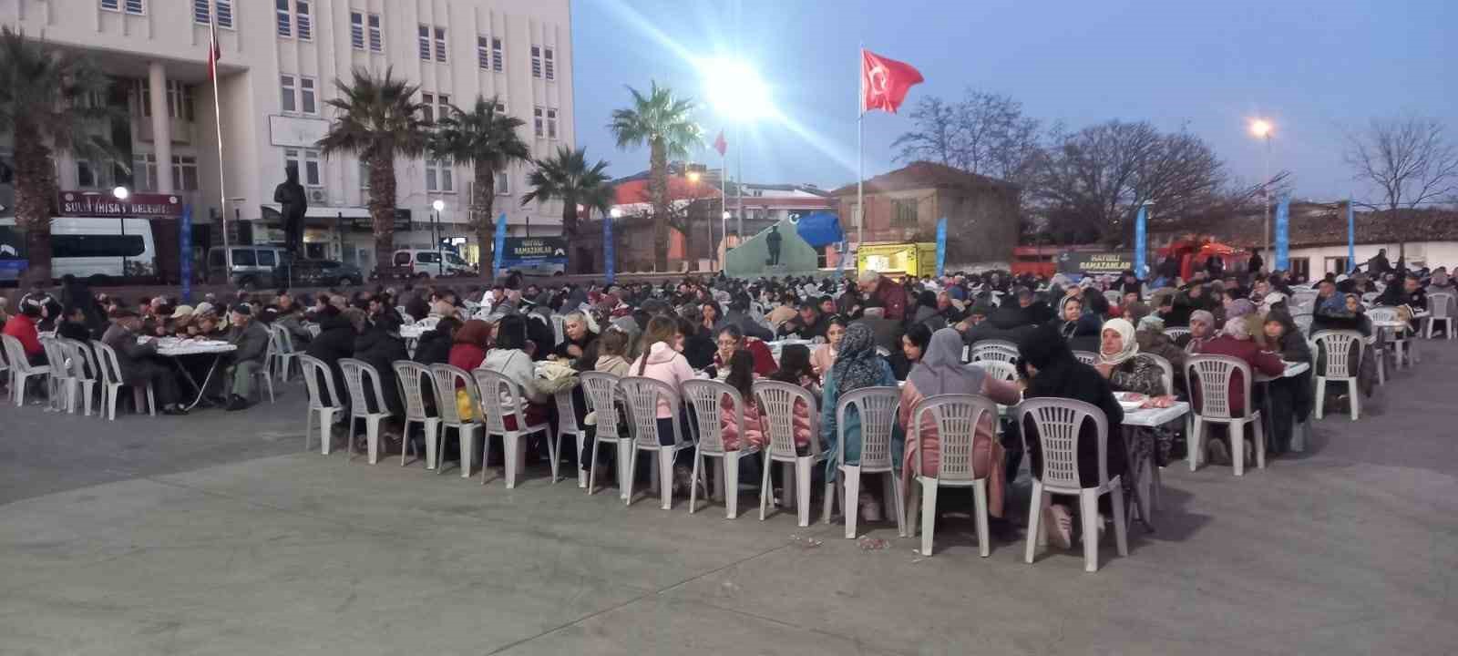 Aydınlılar, Büyükşehirin iftar sofralarında buluşuyor
