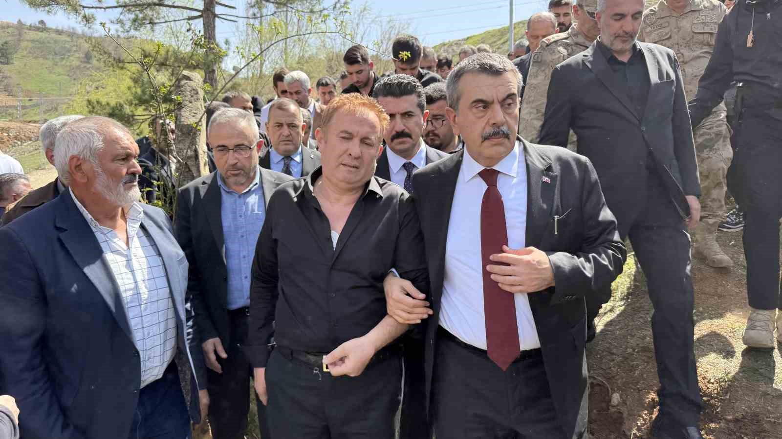 Ayla öğretmenin eşi: "Gurur duyuyorum, buraya ev yaptıracaktık, cenazesi geldi"
