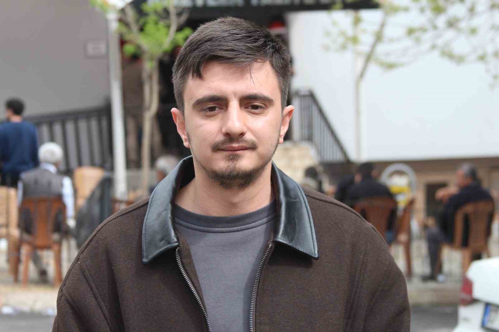 Ayla öğretmenin oğlu Furkan Kara: "Annem ailemizin kahramanıydı, öğrencilerinin de kahramanı oldu"
