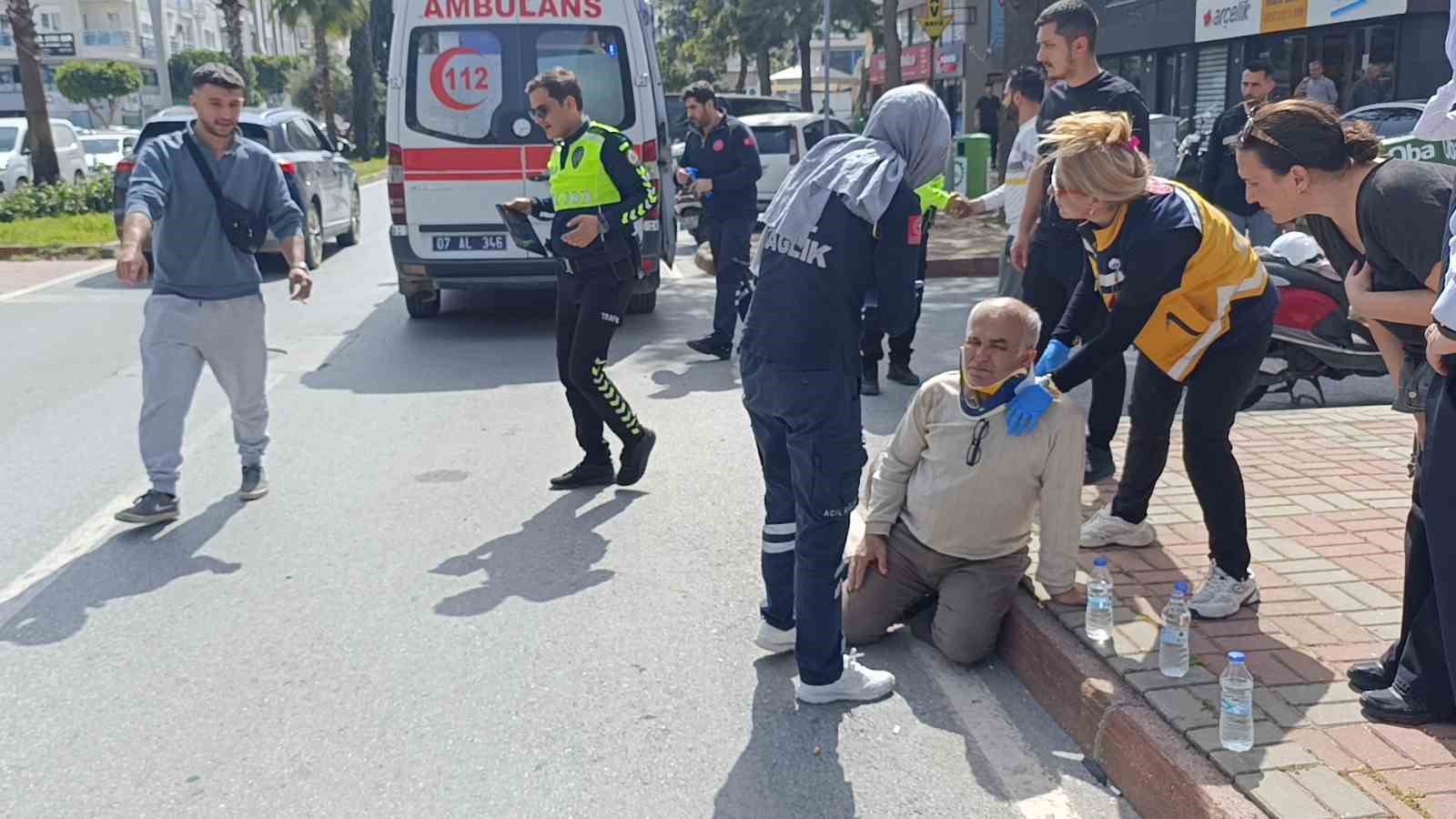 Aynı istikamette ilerlerken çarpışan motosikletlerden biri devrildi: 1 yaralı
