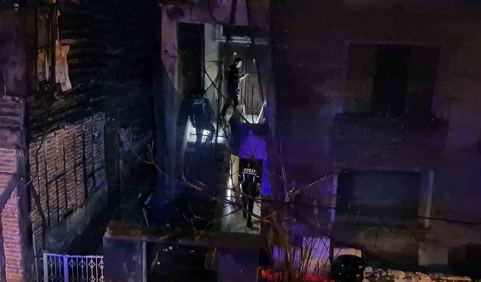 Aynı mahallede gelen 2 ayrı ihbar ekipleri harekete geçirdi
