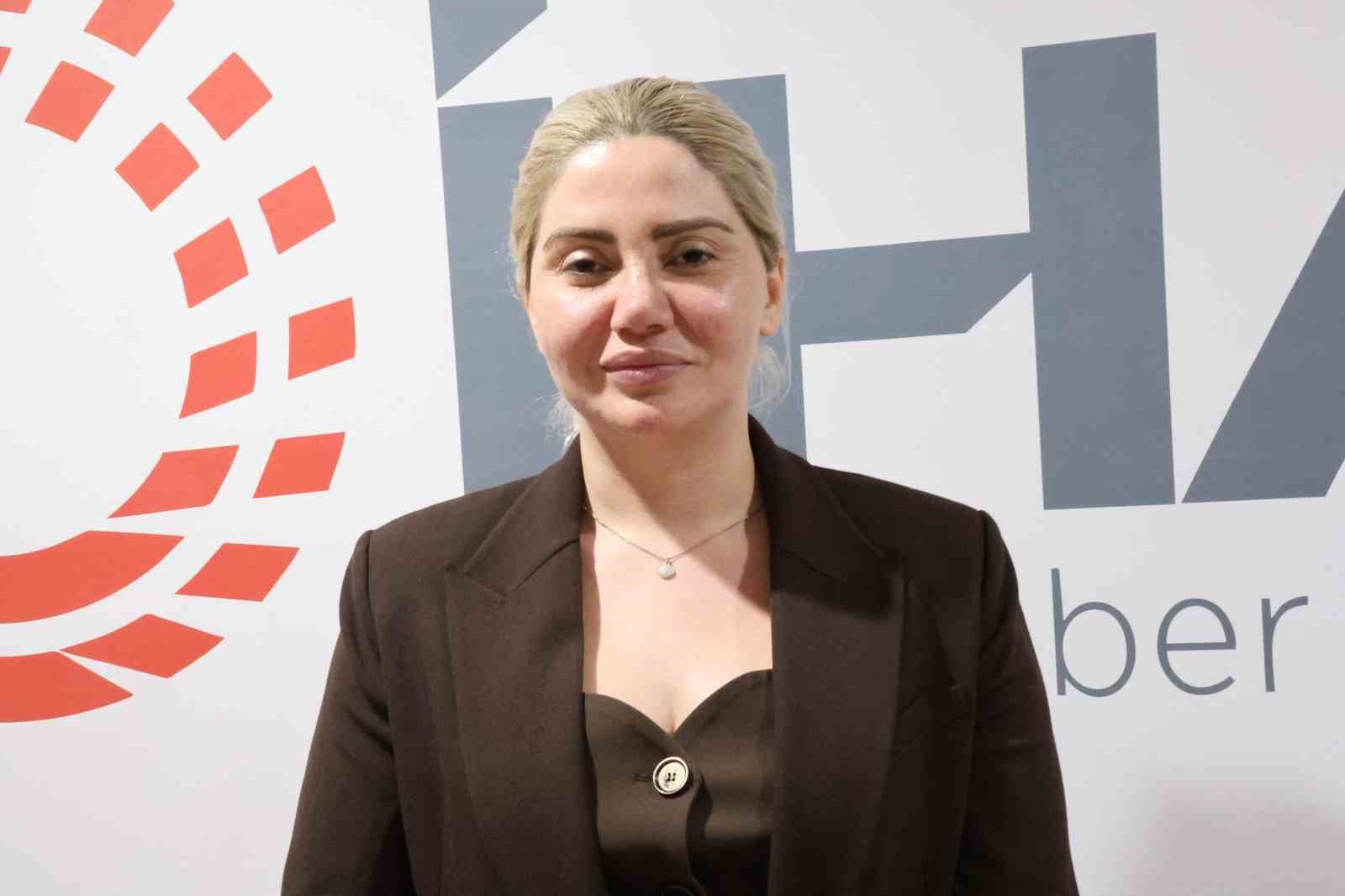 Ayrı şehirler, kayıp hayatlar: Cesetleri bulunamayan Gülistan Doku ve Mekiye Akyel’in ailesi Diyarbakır’da bir araya geldi
