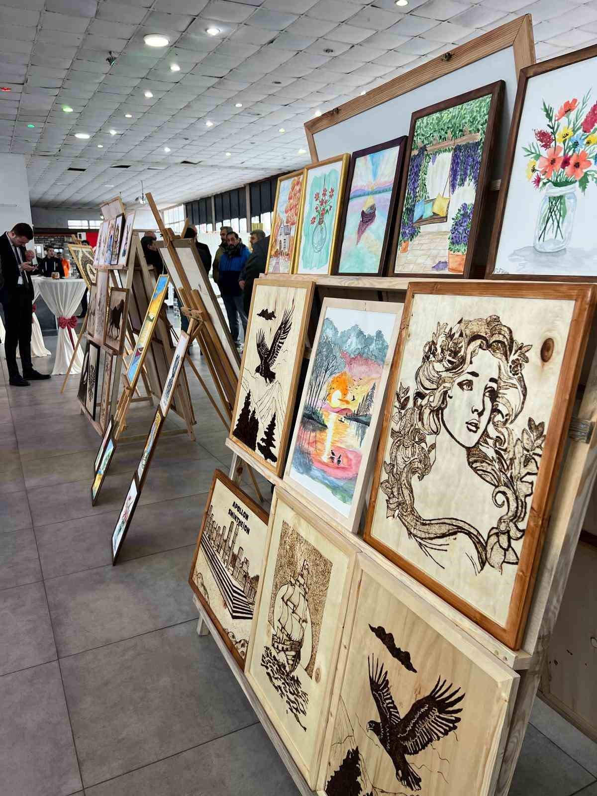 Ayvacık’ta Sanatla Değişen Hayatlar Sergisi Açıldı
