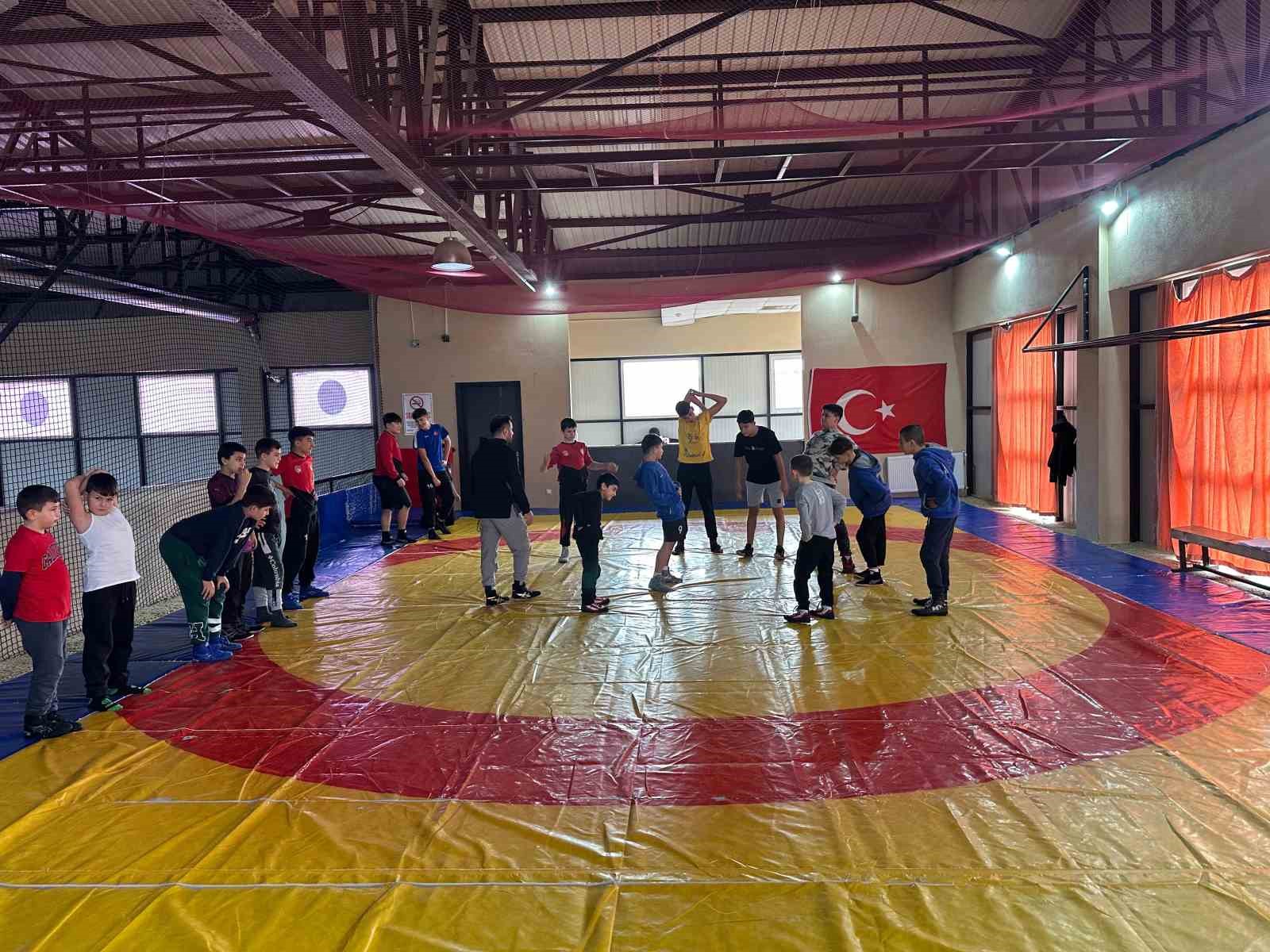 Ayvacık’ta spor kurslarına yoğun ilgi
