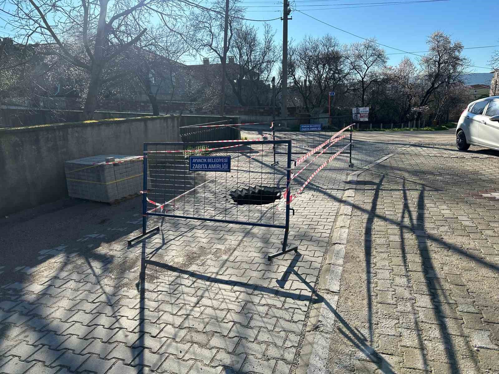 Ayvacık’ta yol çöktü
